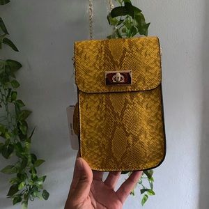 YLW Snakeskin Crossbody Cellphone Bag